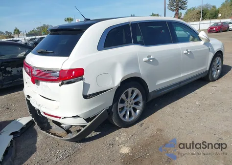 2014 Lincoln Mkt Ecoboost z USA, uszkodzony, nr VIN 2LMHJ5AT3EBL51478